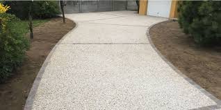 Allée en béton désactivé